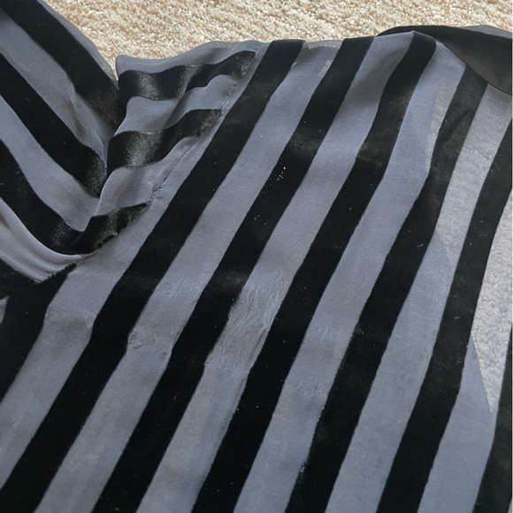 L’AGENCE Hailie Velvet Stripe Sheer Blouse In Black Large - Picture 6 of 11